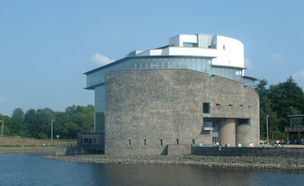 Loh Lomond Shores Centre