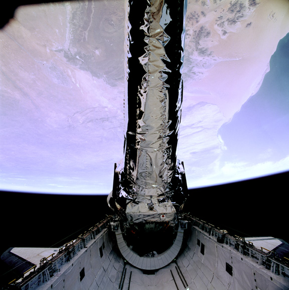 STS-93 Deployment of Chandra