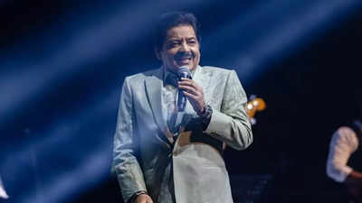 Singer Udit Narayan draws ire on social media after his video of kissing fan at concert goes viral