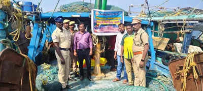 Andhra men detained for illegal trawling