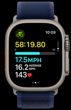 Apple Watch Ultra 2 viser, hvor hurtigt en person kører på cykel.