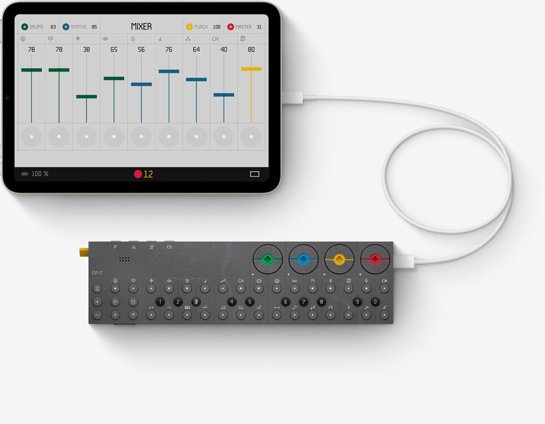 iPad mini som viser OP-Z-appen koblet til Thunderbolt