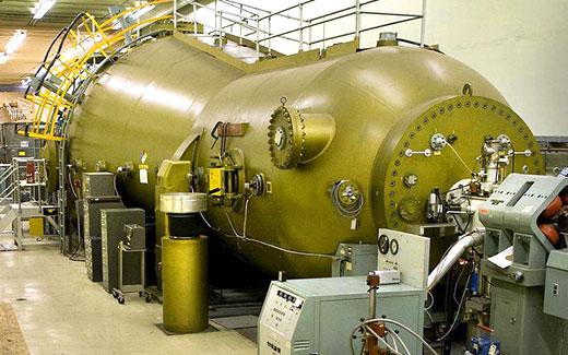 photo of a van de graaff accelerator