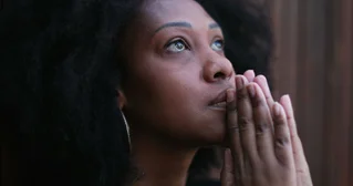 woman praying