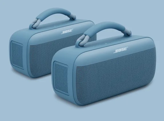 2 Bose SoundLink Max Portable Speakers.