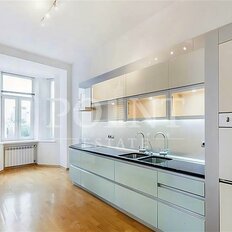 Квартира 235 м², 6-комнатная - изображение 1