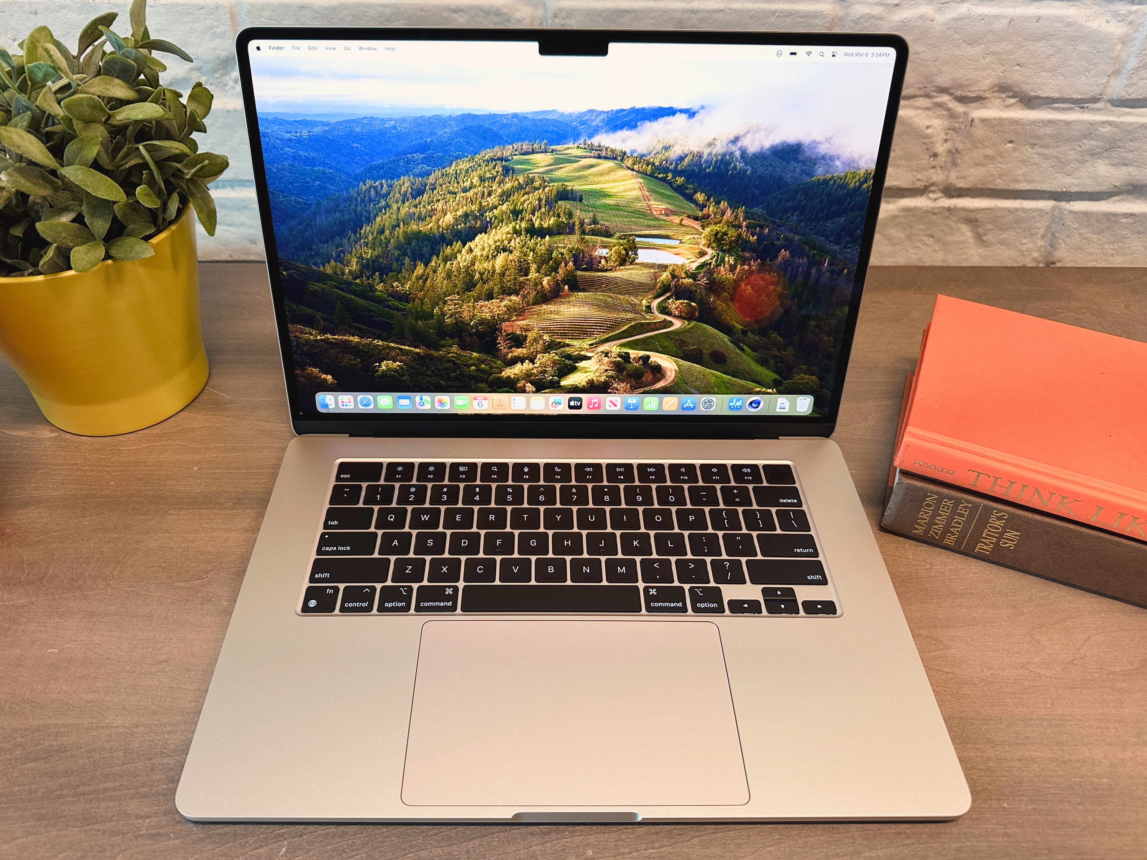 Apple 15-inch MacBook Air (M3, 256GB/16GB RAM, 2024)