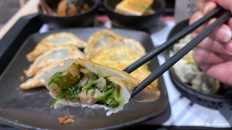 芳珍蔬食-中山復民店~無肉令人一點都不俗.松露煎餃、獅子頭味超讚 @Bernice的隨手筆記