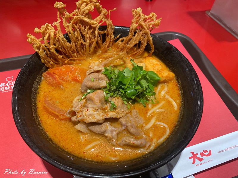 大心新泰式麵食 高雄三越左營店~地點方便等待時間暖胃好食 @Bernice的隨手筆記