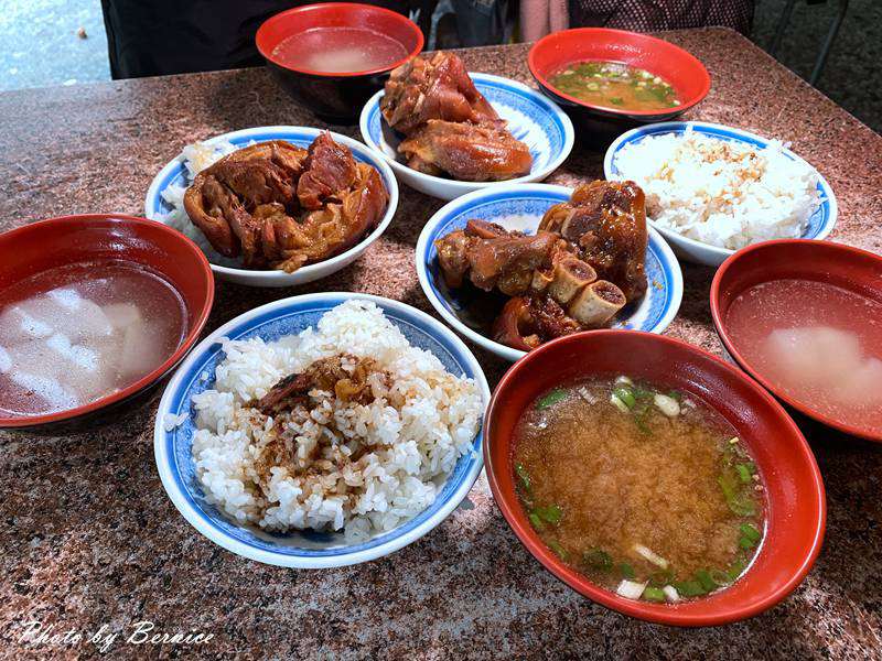 魯肉張豬腳飯爌肉飯~雖然位在中南部但口味是偏北部的哦 @Bernice的隨手筆記