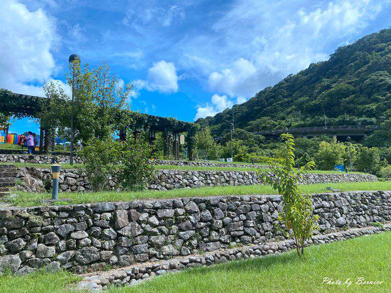 山水綠生態公園~台北市就有美麗大草原 山豬窟垃圾掩埋場華麗變身 @Bernice的隨手筆記