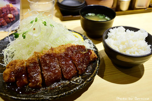 豚屋とん一姫路駅前~美味炸豬排不油吃多也不會膩還有500日圓啤酒無限暢飲 @Bernice的隨手筆記