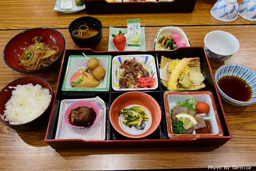 道の駅いいで．めざみの里観光物産館~公路休息站集美食購物休憩好所在 @Bernice的隨手筆記