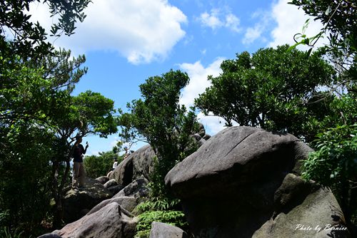 龍船岩步道~走過懸崖峭壁能拍出吸睛網美照.當網美需要有勇氣及克服稜線上的恐懼感 @Bernice的隨手筆記