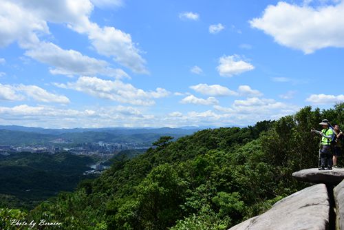 龍船岩步道~走過懸崖峭壁能拍出吸睛網美照.當網美需要有勇氣及克服稜線上的恐懼感 @Bernice的隨手筆記