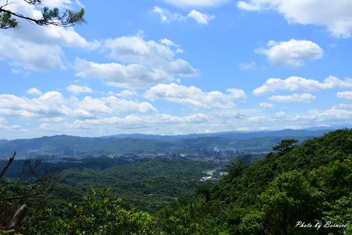 龍船岩步道~走過懸崖峭壁能拍出吸睛網美照.當網美需要有勇氣及克服稜線上的恐懼感 @Bernice的隨手筆記