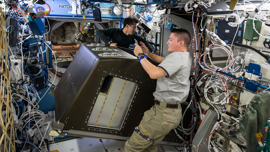 Astronauts Kimiya Yui and Kjell Lindgren