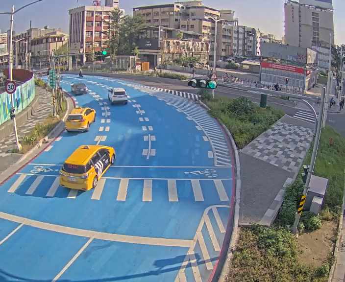 站東路南側路口 氣溫21度