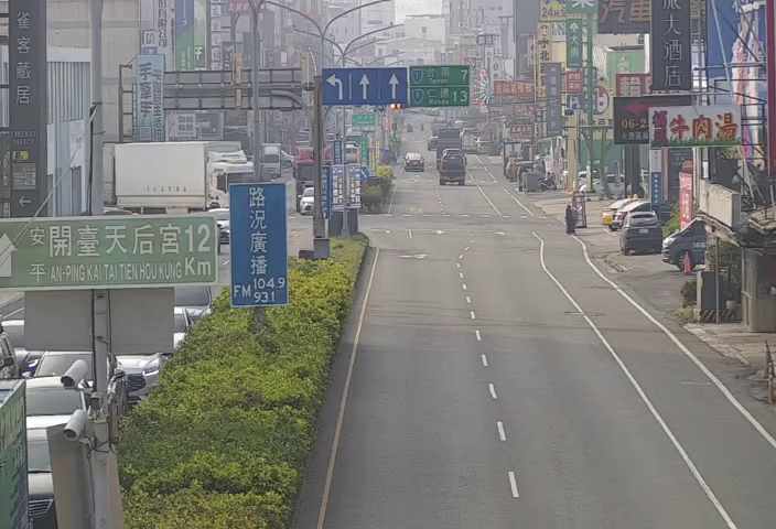 永康區 中正北路與永安路口西桿(向東) 氣溫17.7度