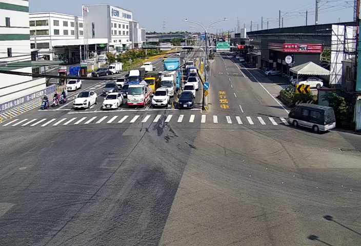 永康區 中正北路與王行路口西桿(向東) 氣溫17.7度