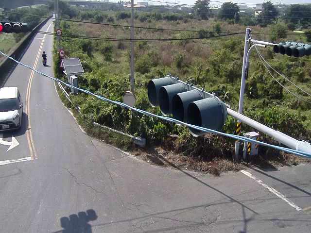 永康區 鹽水溪道路與大洲一號橋北桿(向南) 氣溫18.6度