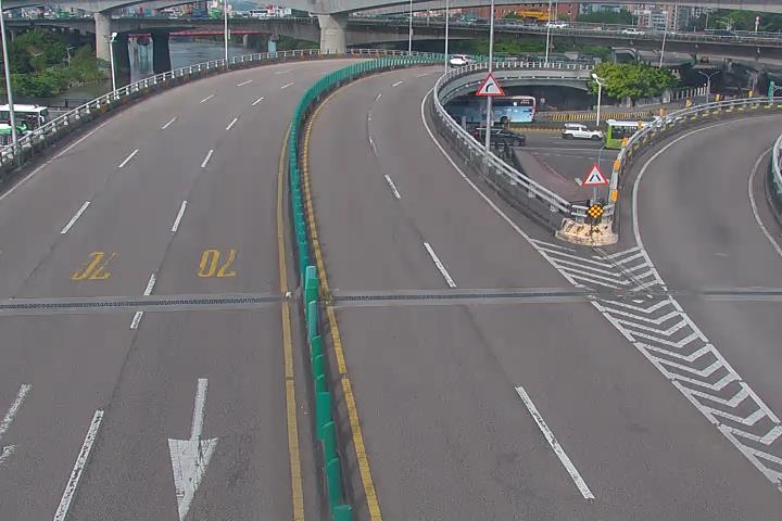 新生高圓山橋 氣溫22.6度