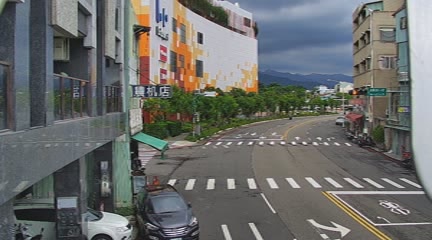 忠孝路/振興路(右側車流往建成路) 氣溫19度