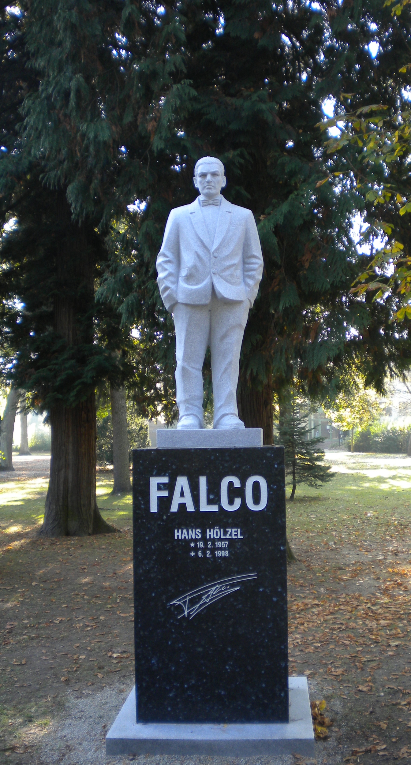 Falco Statue im Kurpark von Gars am Kamp in Niederösterreich