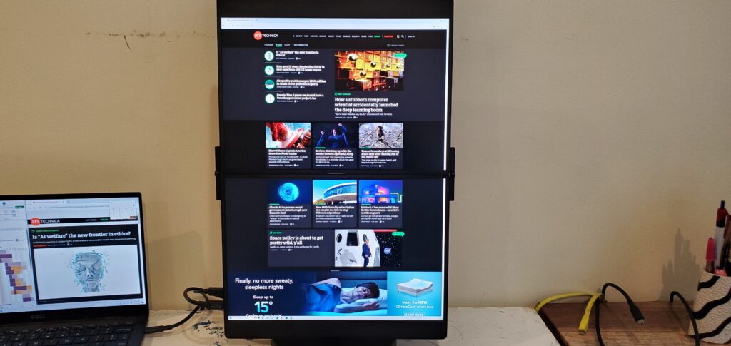 Dual-screen portable monitor