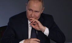 vladimir putin wants personal phone