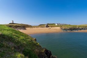 sandy-beach-named-among-uk-s-best-you-can-drive-from-liverpool-spring-walk