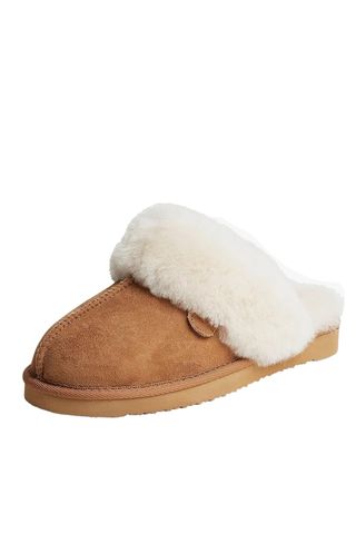 Dearfoams Womens Fireside Sydney Shearling Fur Indoor/outdoor Scuff With Wide Widths Slipper, Chestnut, 8 Us