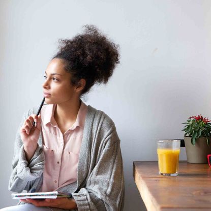 Hairstyle, Lip, Sitting, Smoking, Photography, Room, Conversation, Flower, 