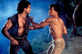 patrick swayze fighting without his shirt on in the movie road house