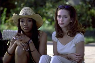 brandy and jennifer love hewitt in I Know What You Did Last Summer