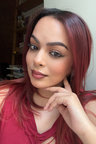 Marie Claire's Tester Kish Lal tried out the Makeup By Mario Master Pigment Pro™ Eyeliner Pencil in both black and brown shades. Here she is wearing the black eyeliner shade.