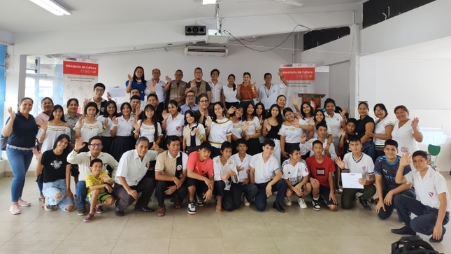 Alrededor de 70 estudiantes del Colegio Nacional de Iquitos culminaron el curso gratuito de la lengua kukama kukamiria