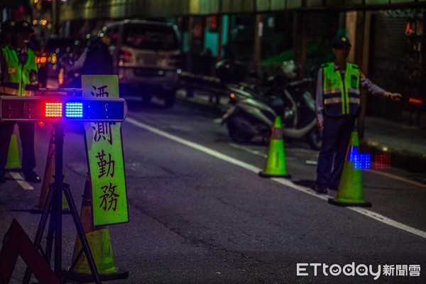 警察臨檢,盤查,酒測臨檢,交通檢查,酒測勤務（圖／記者林世文攝）