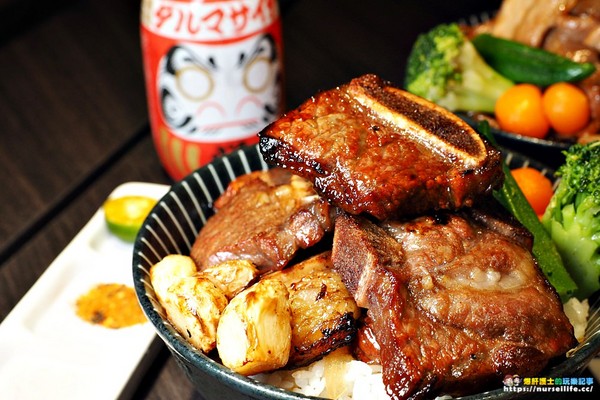 開丼 燒肉vs丼飯。（圖／爆肝護士提供）