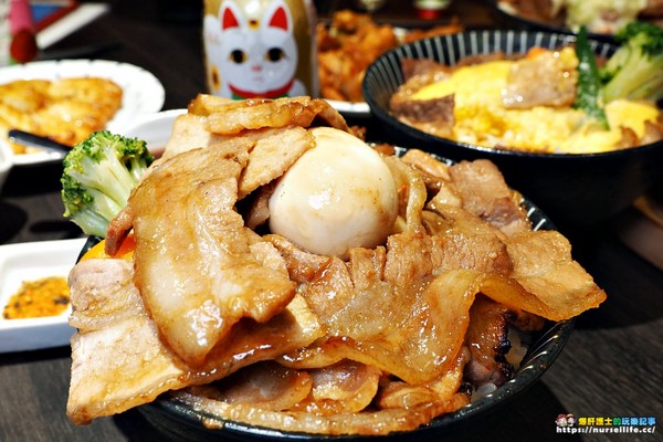 開丼 燒肉vs丼飯。（圖／爆肝護士提供）