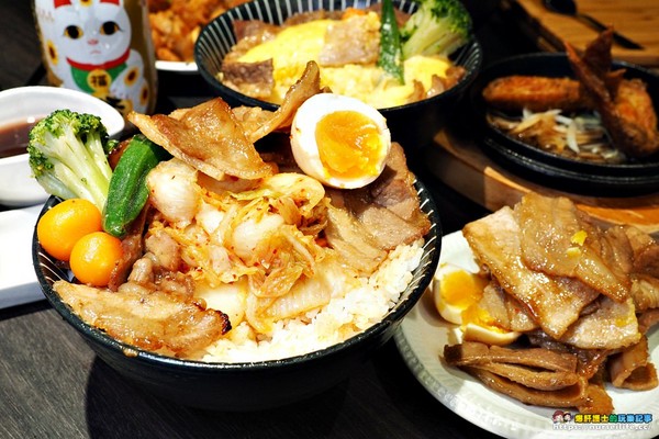 開丼 燒肉vs丼飯。（圖／爆肝護士提供）