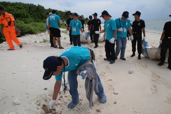 首批南沙研習營「教師團」登太平島　宣揚我南海主權