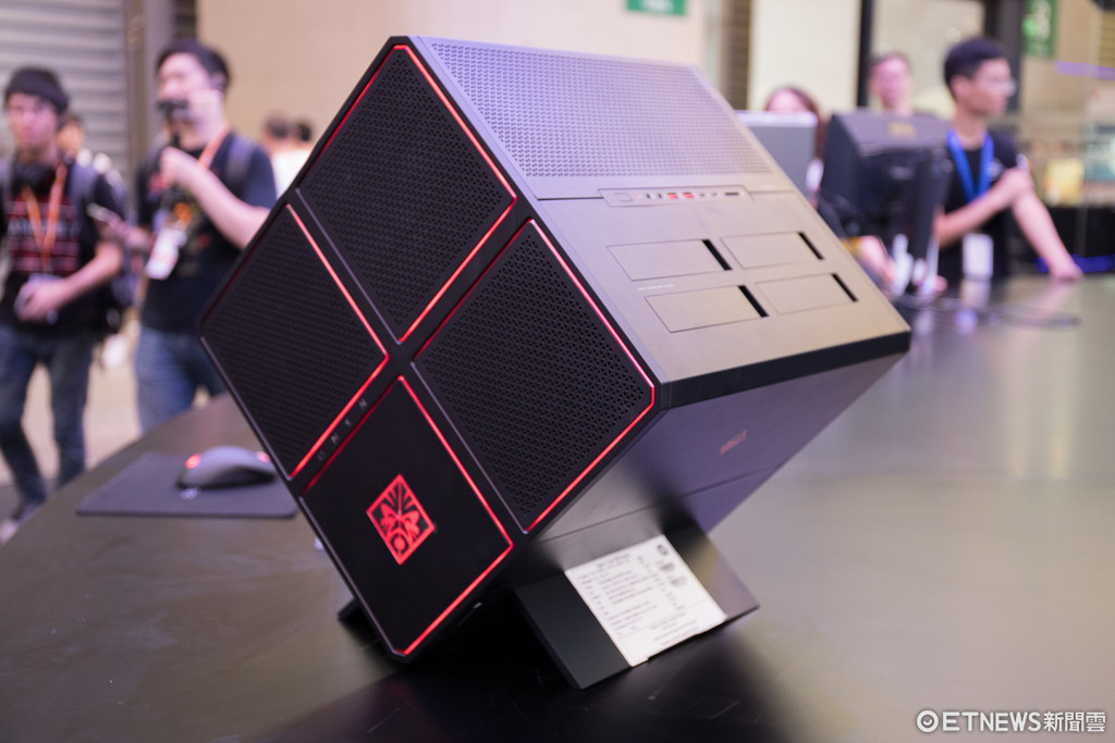 內搭Core i9的終極遊戲方塊！HP Omen X電競桌機體驗。（圖／記者莊友直攝）