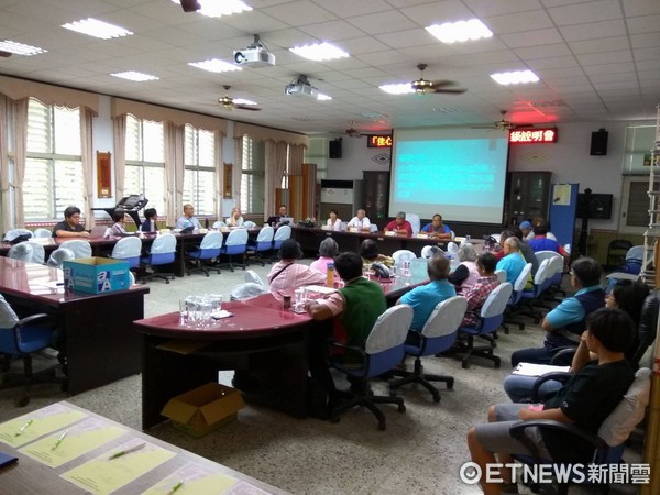 花蓮縣委託台東大學南島文化中心辦理「拉庫拉庫溪流域布農族傳統營建技術暨佳心舊社地景修復試作計畫」，在卓溪鄉公所辦理鄉說明會。（圖／台東大學提供）