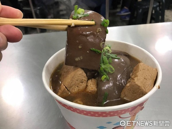 大吉祥香豆富的臭豆腐遠近馳名。（圖／記者華少甫攝）