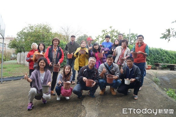 ▲「食實在在-青年由農開始」課程活動，桃園青農分享花卉栽種祕訣。（圖／記者楊淑媛攝）