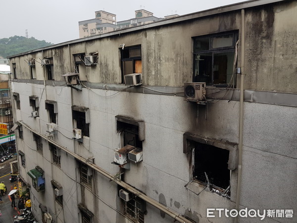 中和興南路火警現場。（圖／記者陳豐德攝）