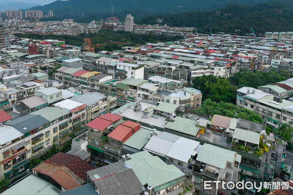 ▲▼都更,都市更新,屋頂加蓋,違章建築 。（圖／記者張一中攝）