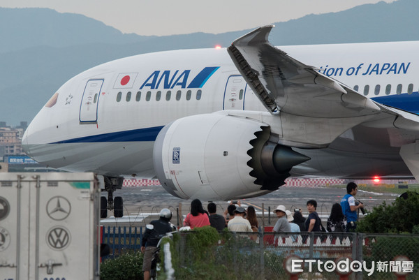 全日本空輸,全日空ANA,航空公司,松山機場,起飛,波音787（圖／記者季相儒攝）