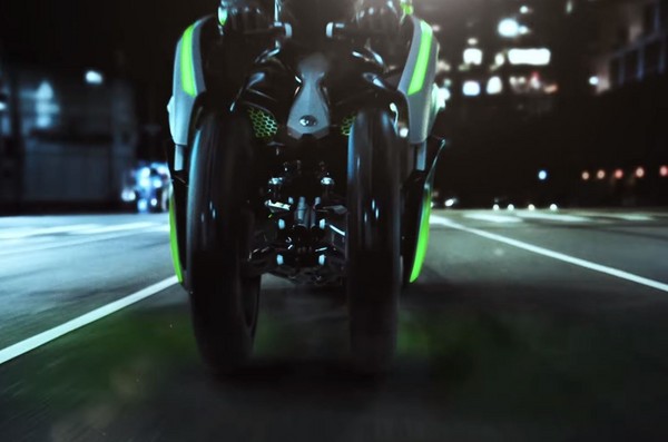 ▲電動三輪重機1秒變「趴車」！Kawasaki J Concept新片再現。（圖／翻攝自Kawasaki）